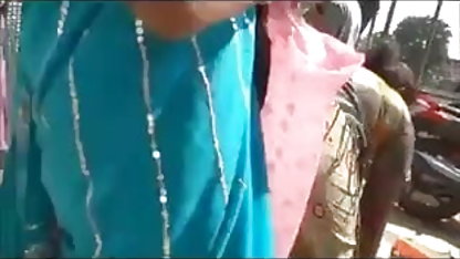 टैटू वाली रेडहेड उसकी चूत को चोदने के लिए बिस्तर में मेरा इंतजार करती है हॉट मूवी सेक्सी फिल्म