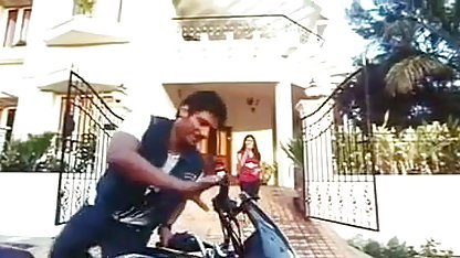 बेटी हमेशा सोने जाने से पहले पिता सेक्सी शॉर्ट मूवी को मुर्गा खाती है