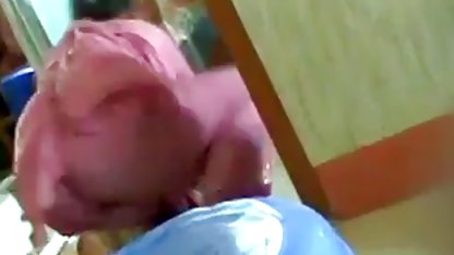 इस परिपक्व ने मूवी सेक्सी फिल्म वीडियो में कुछ देर तक चुदाई नहीं की और मूत के लंड को गले तक निगल गई