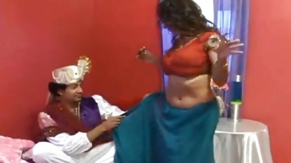 एमआईएलए एक संभोग सुख है, जबकि वह एक dildo कामसूत्र सेक्सी वीडियो मूवी के साथ उसे गधा fucks