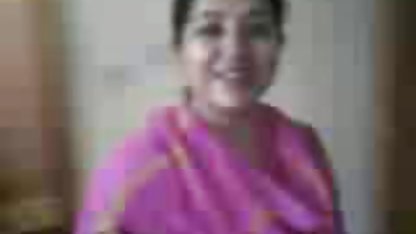 यह लड़की पढ़ाई नहीं करना चाहती है, यह चाची जो चाहती है उसे चोदना ऐसा सेक्सी मूवी है