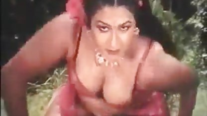 जिम में रहते हुए लतीना दिखाना पसंद करती हैं सेक्सी मूवी वीडियो पिक्चर
