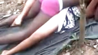लाल जाँघिया फूहड़ के हिंदी में सेक्सी मूवी फिल्म गधे को तोड़कर