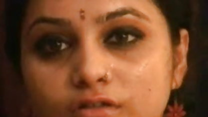 मेरी माँ मेरे पास मौजूद महान गधे के साथ फुल सेक्सी फिल्में मुझे उकसाना बंद नहीं करती है