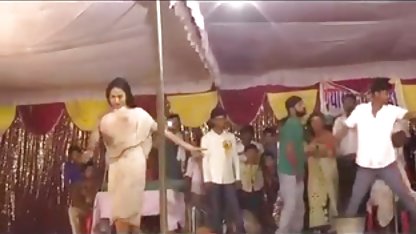 बाथरूम में स्कूली बच्चों की इंग्लिश सेक्सी मूवी वीडियो युवा जोड़ी