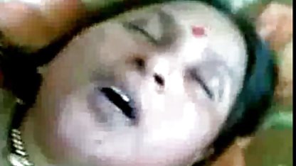 मेरी चूत में अपनी जीभ को जितना हो सके उतना अन्दर तक घुसाओ फुल मूवी सेक्सी हिंदी