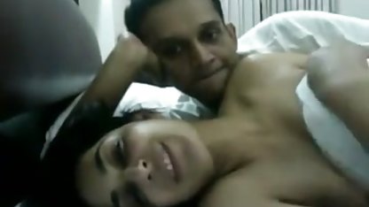 एमेच्योर इंग्लिश सेक्सी शॉर्ट मूवी upskirts: हवा में गधा के साथ पकड़ा!