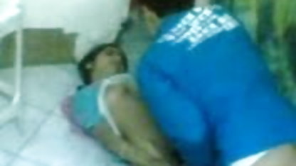 यूनिवर्सिटी का भोजपुरी मूवी सेक्सी मेरा दोस्त मुझे पार्क के बीच में एक blowjob देता है