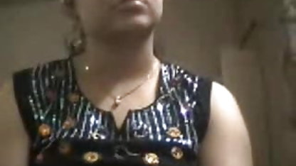 यह वेश्या हर समय किराया देने और चुदाई करने के लिए एक रूममेट की तलाश में है मूवी सेक्सी वीडियो