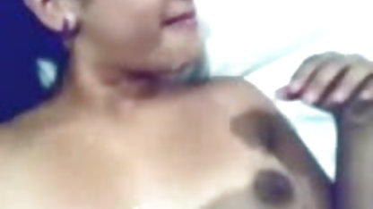 सुनहरे बालों वाली कुतिया अपने प्रेमी के लिए अपने बॉलीवुड की फुल सेक्सी मूवी गधे और मुंह को खोलती है जो सिर्फ उसके लिए प्यार से भरी हुई बन्दूक के साथ आती है