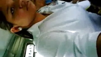 विसियोसा सार्वजनिक पुस्तकालयों के माध्यम से अपनी बिल्ली को मरोड़ने के लिए समर्पित है मिथुन की सेक्सी मूवी