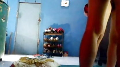 बहुत दुखी लतीना ने अपने चचेरे भाई को फुल मूवी सेक्स पकड़ा