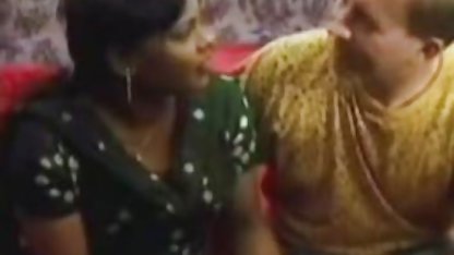 शहर में बिना पैंटी खरीदे और उसकी चूत सेक्सी भोजपुरी मूवी को पढ़ाया