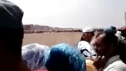 इस सेक्सी सेक्सी मूवी सचिव को काम करने के लिए क्या करना होगा