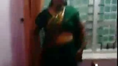वह जो इस चोर के साथ खिलवाड़ किया है जो घर को सेक्सी फिल्म फुल सेक्सी लूटने के लिए प्रवेश करता है