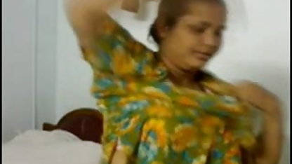 हवा में मुर्गा के साथ बिस्तर पर लेटना मेरे रिश्तेदार इंग्लिश की सेक्सी मूवी के कोट के इंतजार में है जो आने वाला है