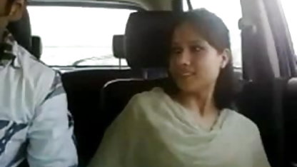 यह गोरा सेक्सी मूवी फिल्म अपनी सींग वाली चूत में उस डिल्डो के साथ आनंद लेता है जिसे उसने छिपाया है