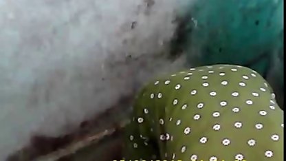 वह एक वेश्या को चोदकर कंडोम को तोड़ता है और उसके इंग्लिश सेक्स मूवी सेक्स अंदर झाँकता है