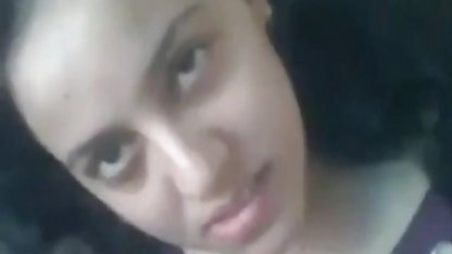 मैं अकेले अपने बिस्तर में अपनी सेक्सी पिक्चर फुल मूवी चूत को चौड़ा करके खुली थी