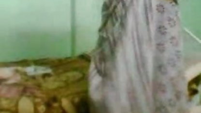 मैक्सिकन किशोर उसके बड़े स्तन दिखावा करता है सेक्सी मूवी
