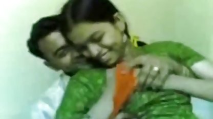 FLASH: सेक्सी मूवी वीडियो वीडियो एक युवा मैक्सिकन लड़की को अपना मुर्गा दिखाता है