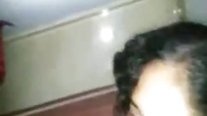 मैं एक परिपक्व महिला को एक बार में चोदता हूँ और अपने अपार्टमेंट में उसे इंग्लिश फुल सेक्सी फिल्म चोदता हूँ