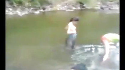 जैस्मिन जेई के लंड के साथ जो खुद के लिए है, वह इसका मूवी सेक्सी आनंद ले रही है