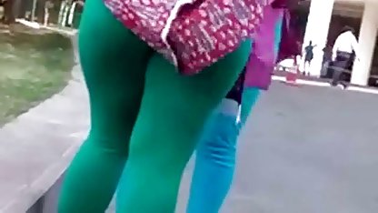 युवा उसे कड़ी सेक्स करती हुई मूवी मेहनत और अमीर घुसना