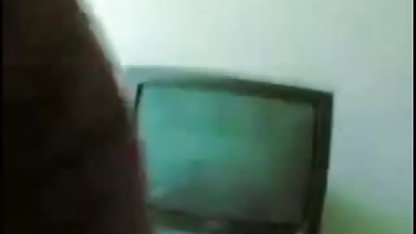 वे उसे एक इंग्लिश सेक्सी मूवी वीडियो दुकान में चूसने पकड़ा