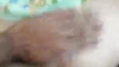 मेरे अमीर की गांड क्या मस्त है और जब हिंदी में सेक्सी मूवी फिल्म मेरा लंड उसकी चुत में घुसा तो वो कैसे हिल गया