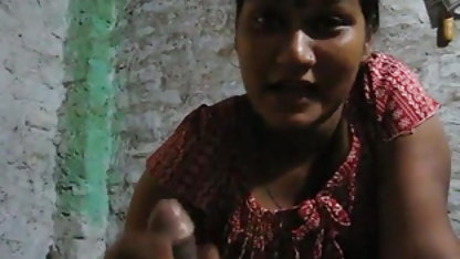 लैटिना सेक्सी मूवी हॉट केबल टीवी ऑपरेटर के साथ चुदाई करती है