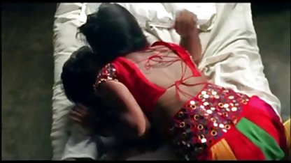किचन में काउंटरटॉप पर सेक्सी छोटी सी मूवी सेक्सी वीडियो में चुदाई!